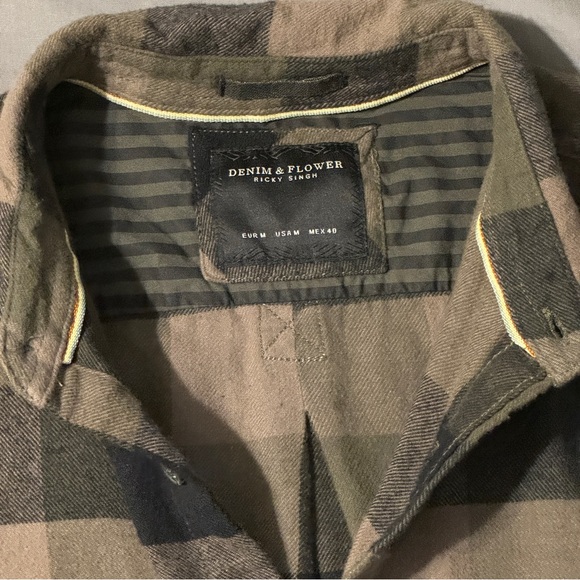 Denim & Flower Flannel Button Up M - Picture 2 of 5